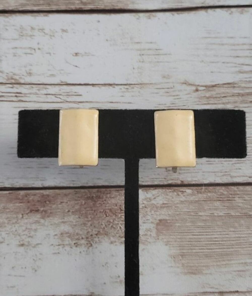 Vintage Clip On Earrings - Cream Bent Rectangle 5/8"